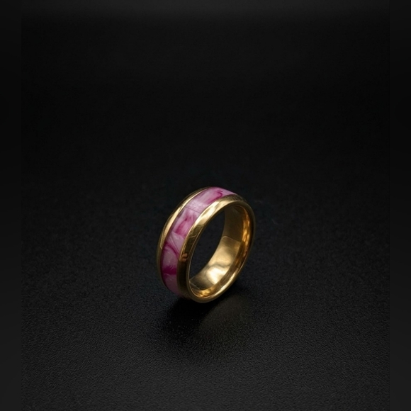 Unbranded Jewelry - Stainless Steel Gold Tone Pink Marbled Resin Inlay Band Ring Size 10 ✨